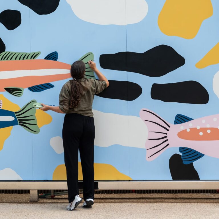 ‘L’invisible aquatique’ mural graffiti street art