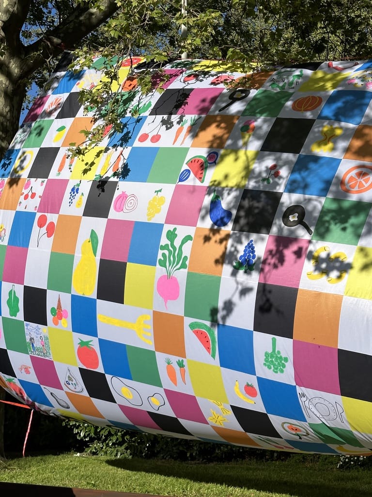 explore demain drapeau